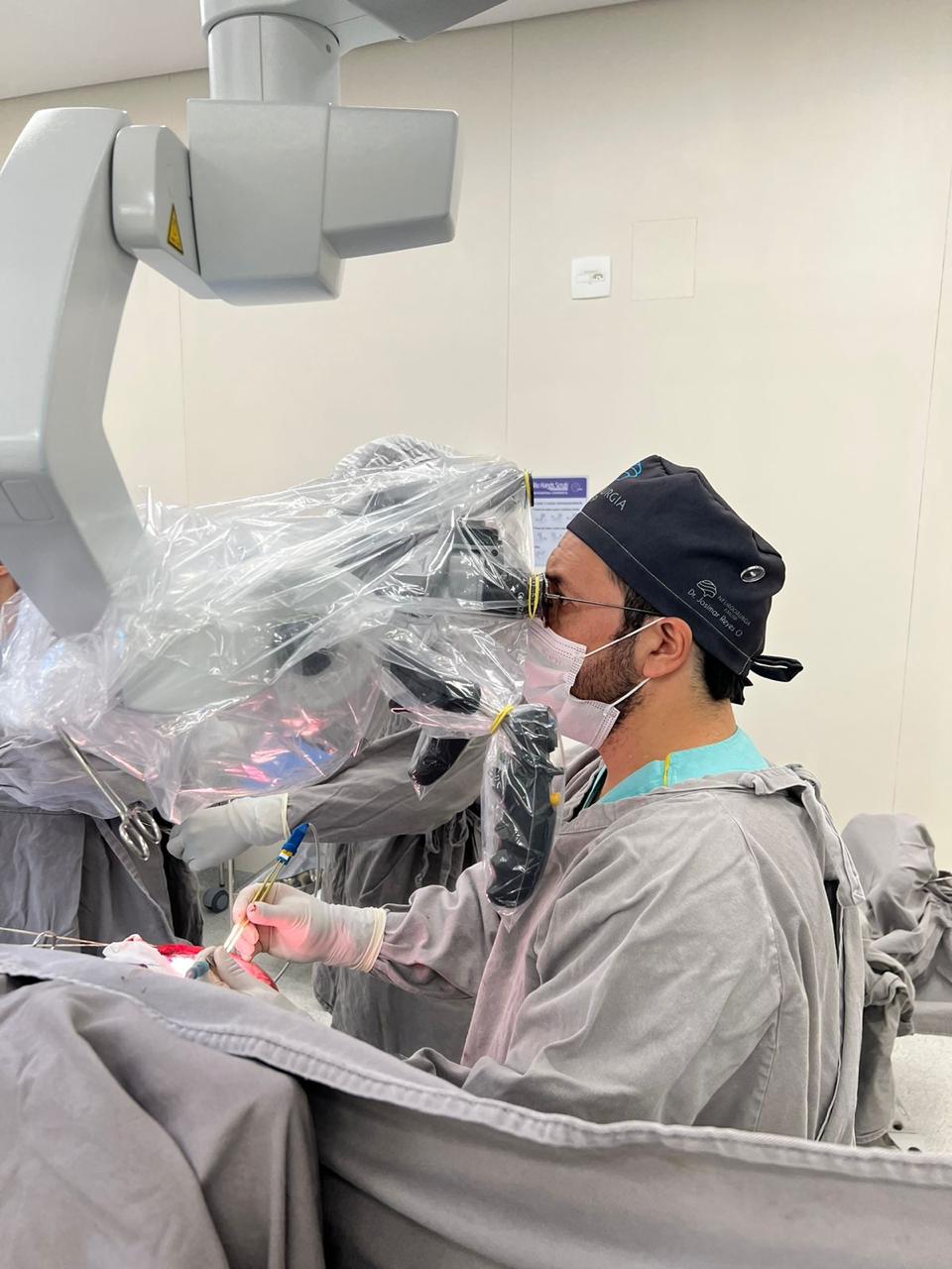 Dr. Josimar Reyes en laboratorio